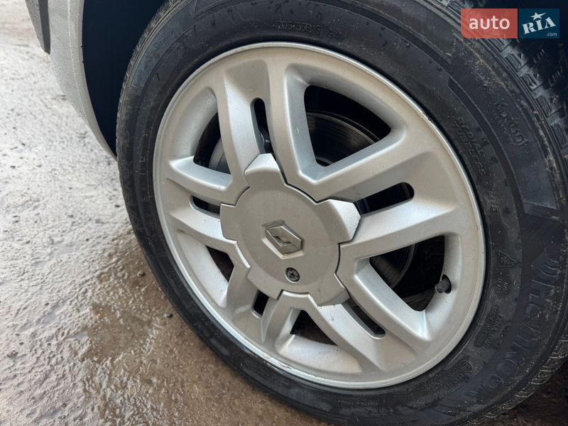 Минивэн Renault Scenic 2005 в Ахтырке
