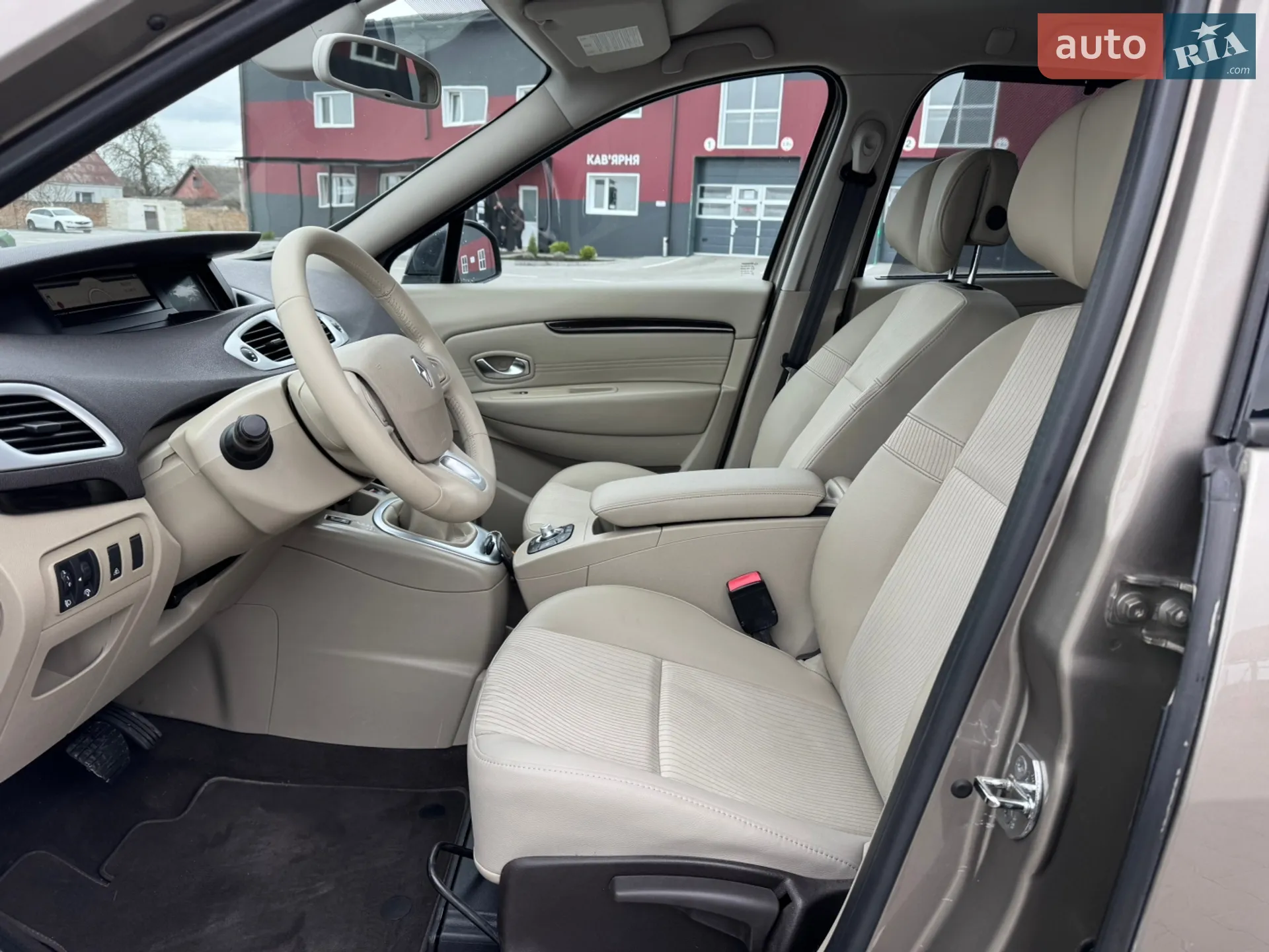 2010 Renault Scenic - мініатюра 12