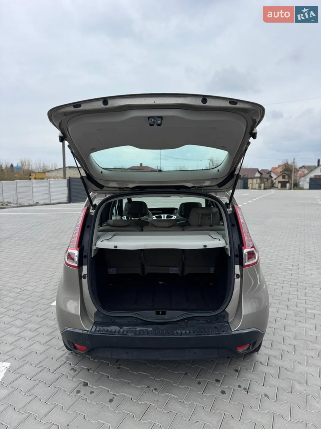 2010 Renault Scenic - мініатюра 18