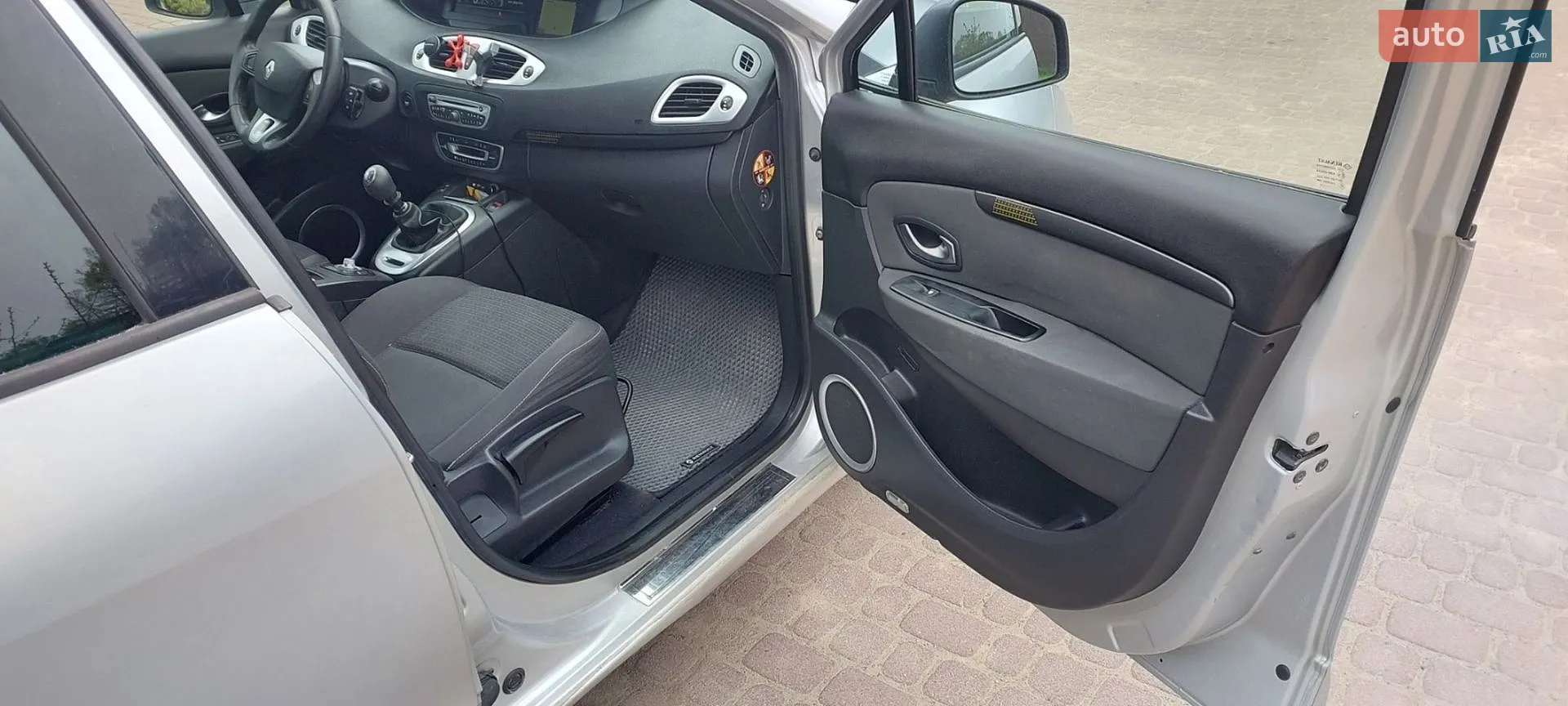 2010 Renault Scenic - мініатюра 11