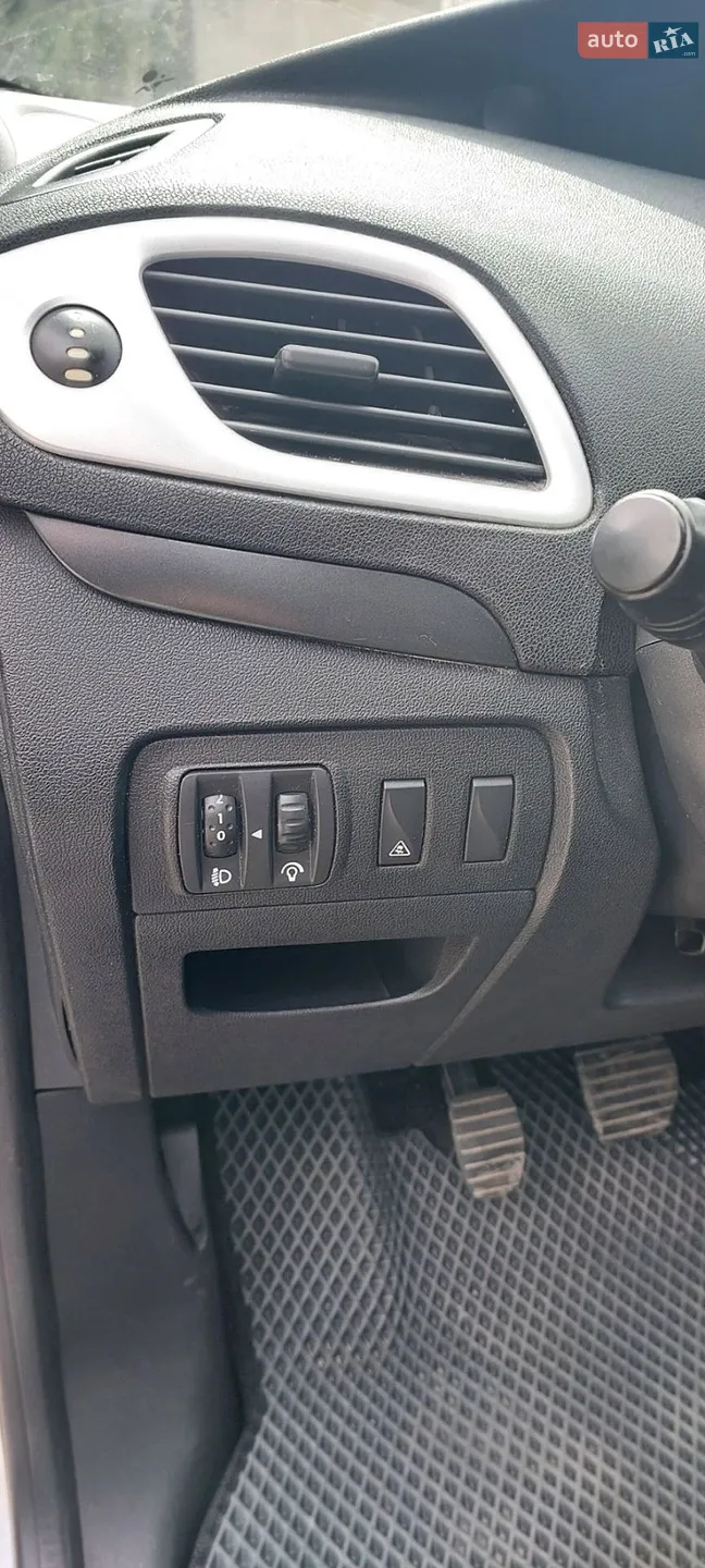 2010 Renault Scenic - мініатюра 20