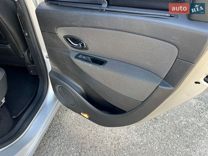 Минивэн Renault Scenic 2012 в Киеве