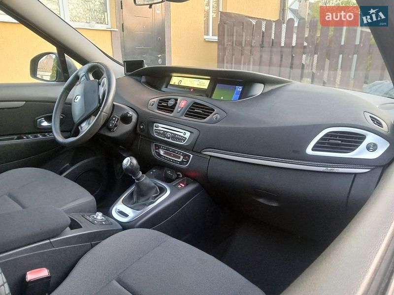 Мінівен Renault Scenic 2010 в Краматорську