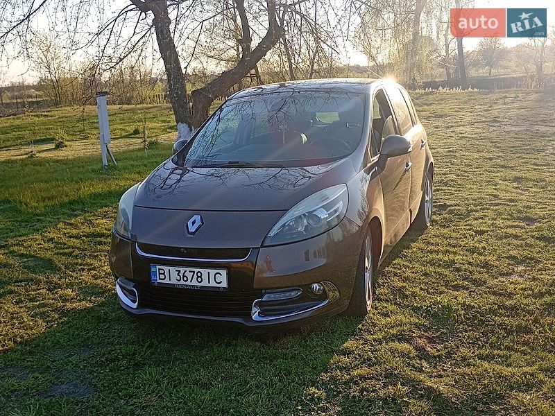 Минивэн Renault Scenic 2012 в Котельве