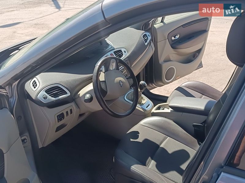 Минивэн Renault Scenic 2010 в Звягеле