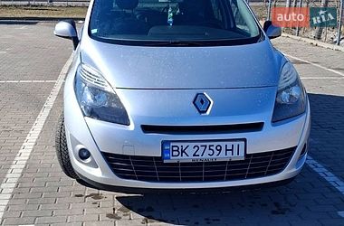 Минивэн Renault Scenic 2011 в Дубно