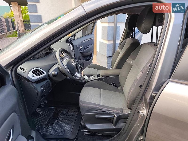 Минивэн Renault Scenic 2012 в Звягеле