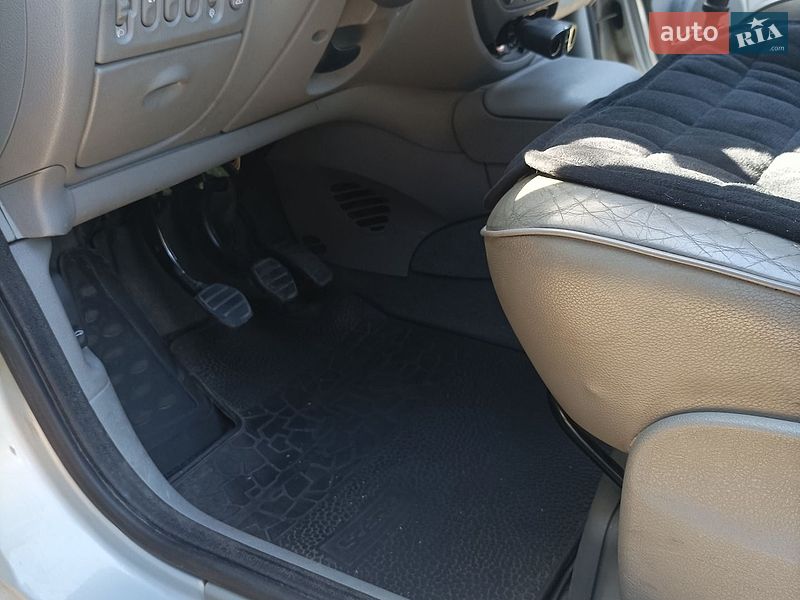 Минивэн Renault Scenic 2001 в Кобеляках