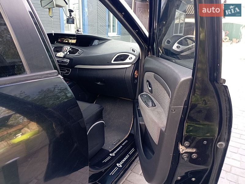 Минивэн Renault Scenic 2011 в Глобине
