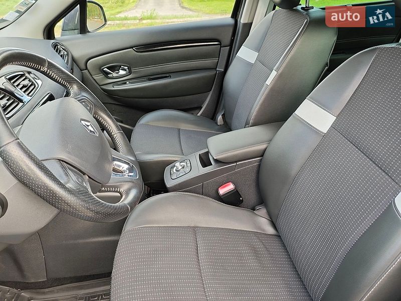 Минивэн Renault Scenic 2013 в Дубно