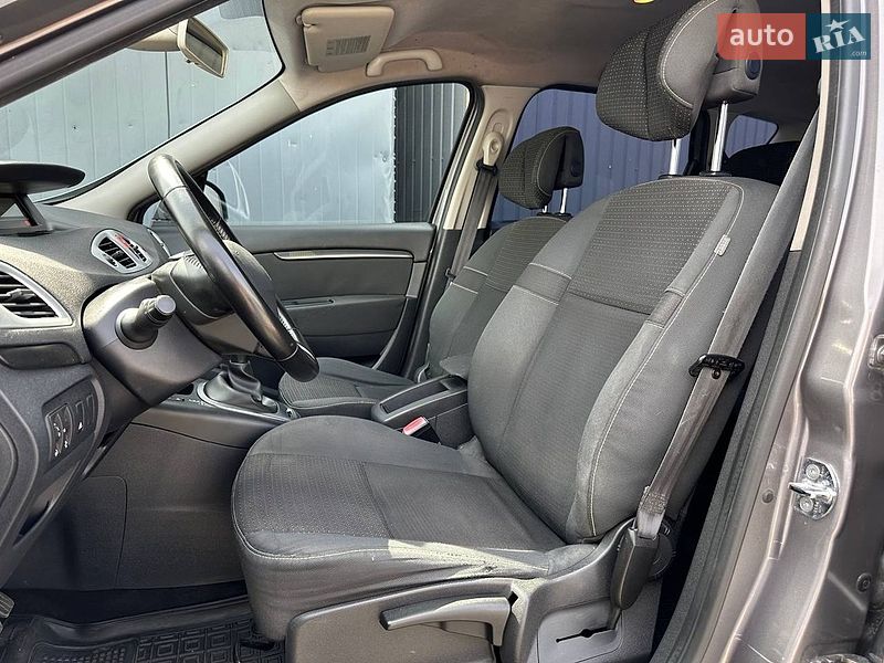 Минивэн Renault Scenic 2010 в Киеве