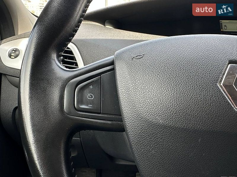 Минивэн Renault Scenic 2010 в Киеве
