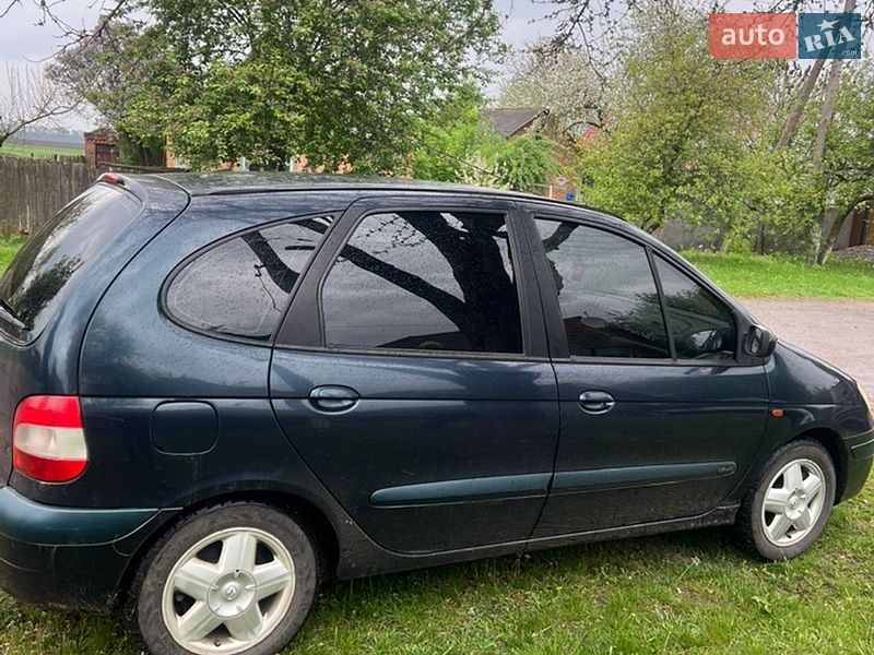 Минивэн Renault Scenic 2003 в Ромнах