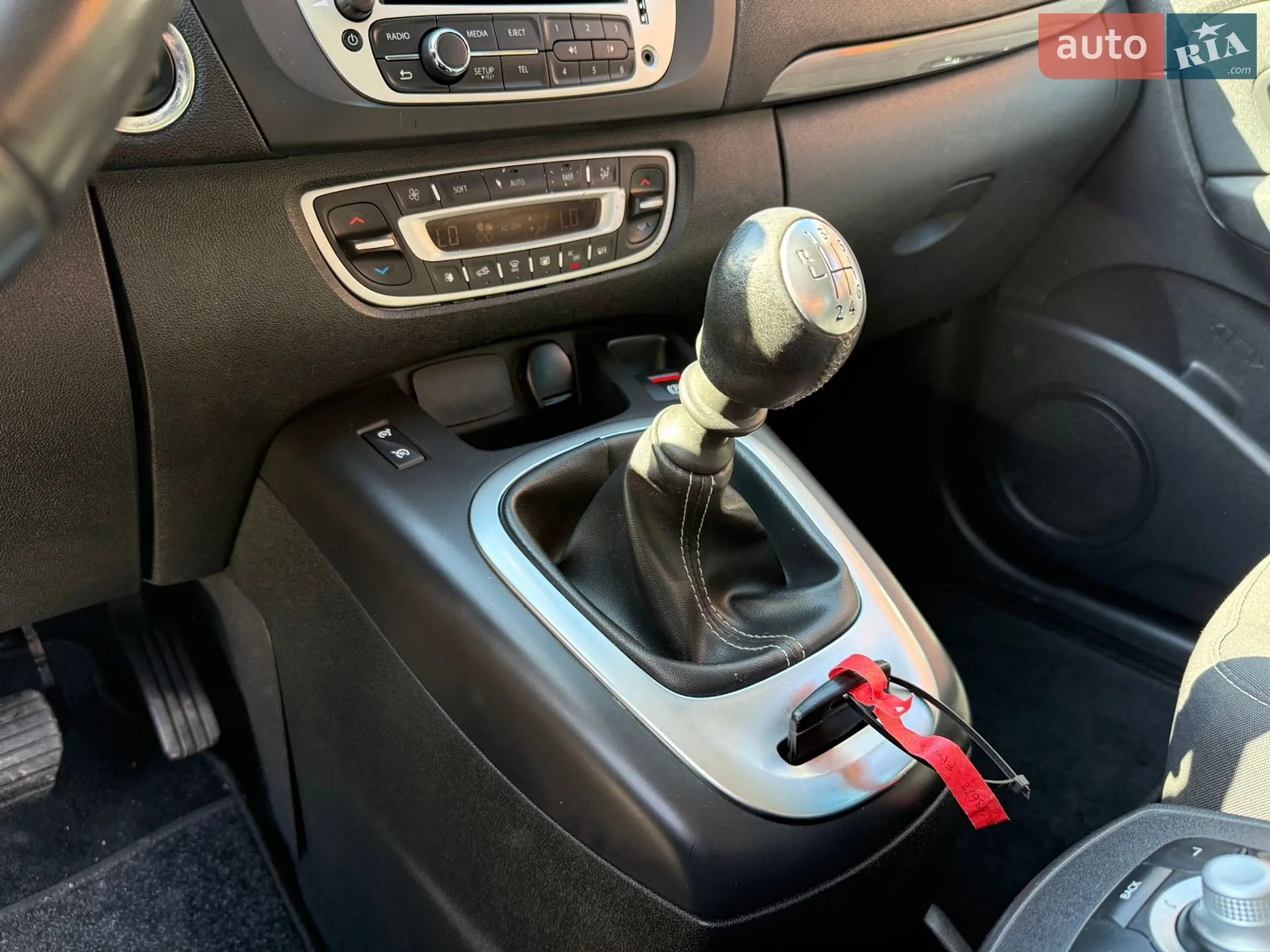 2015 Renault Scenic - мініатюра 46