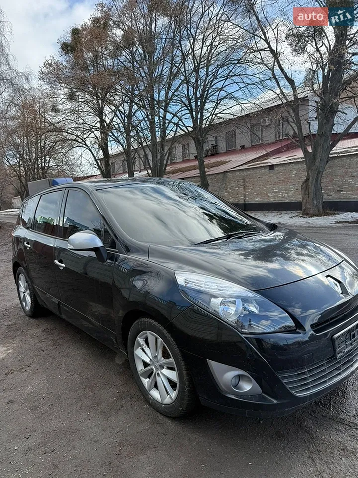 2010 Renault Scenic - мініатюра 16