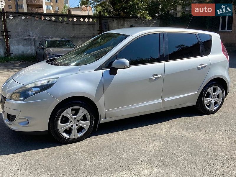 Мінівен Renault Scenic 2011 в Києві