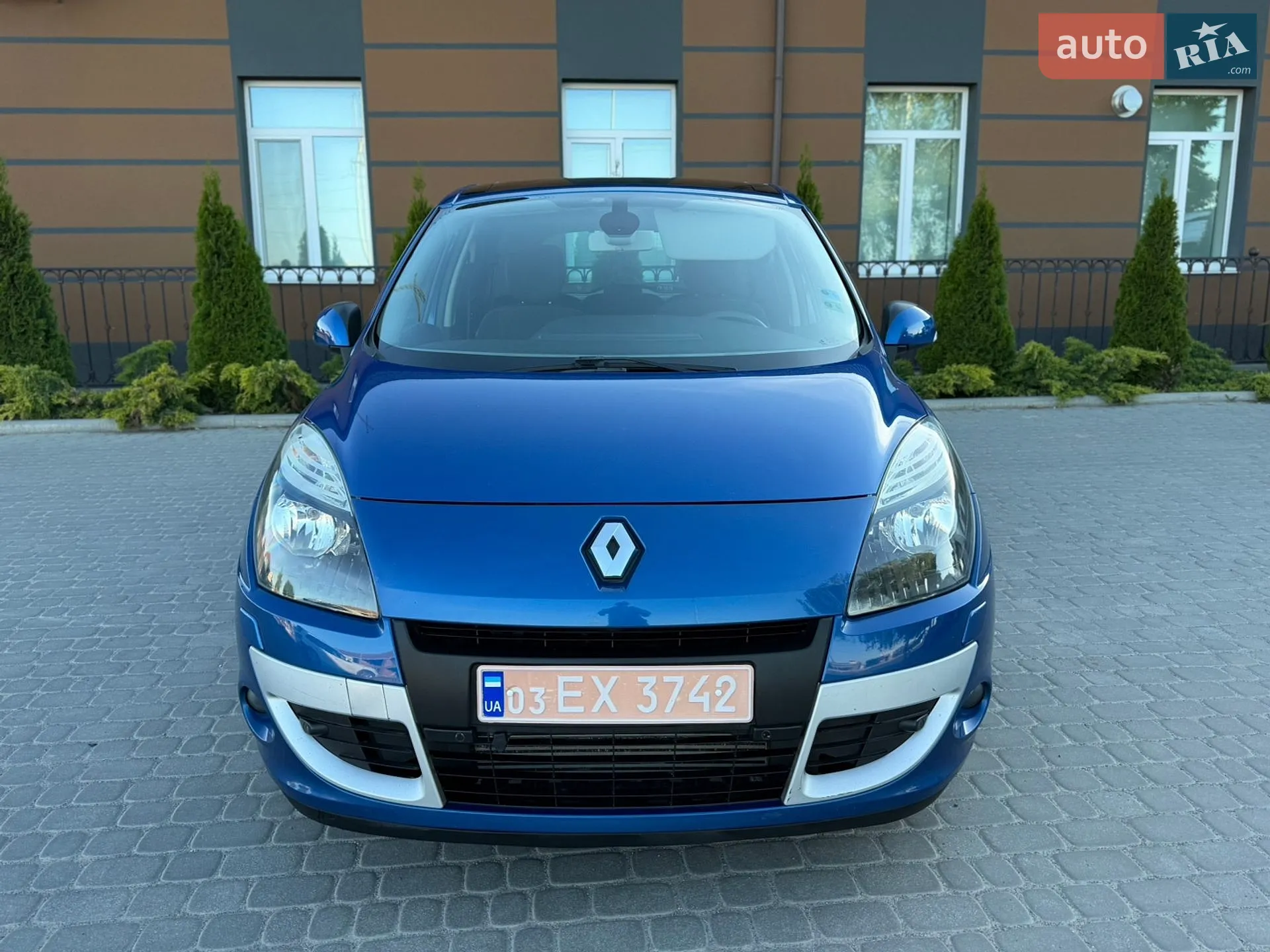 2010 Renault Scenic - мініатюра 2