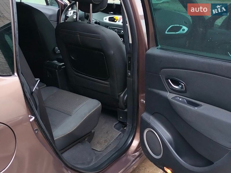 Мінівен Renault Scenic 2010 в Сумах