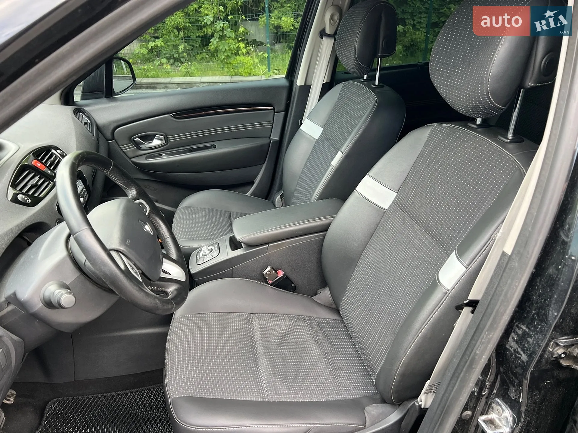 2011 Renault Scenic - мініатюра 26