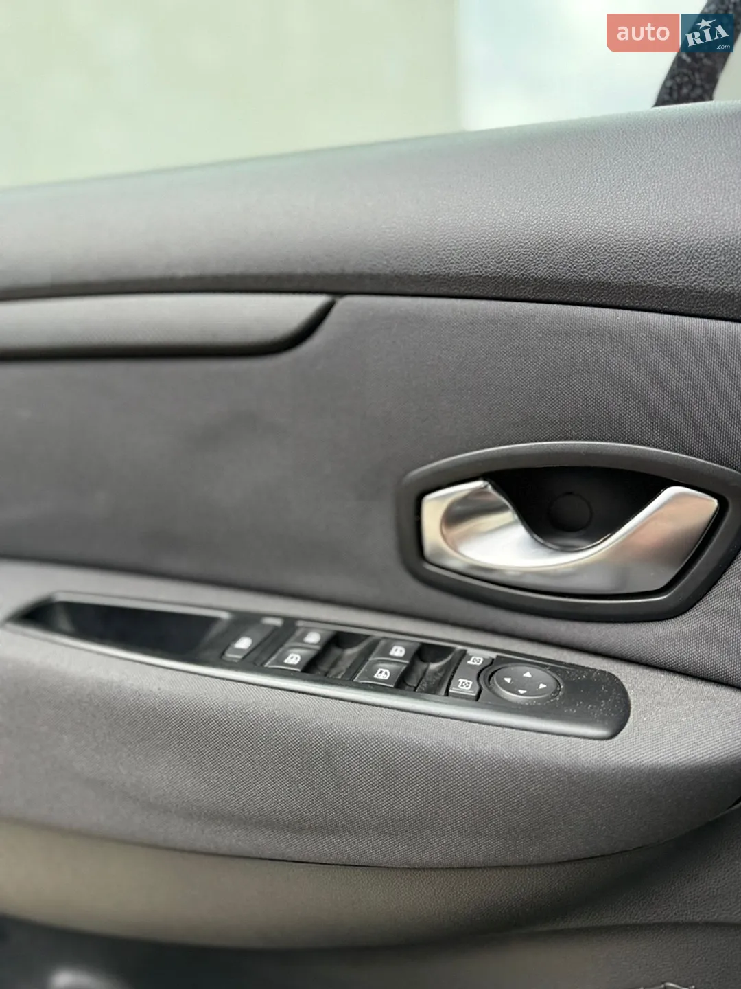 2010 Renault Scenic - мініатюра 19