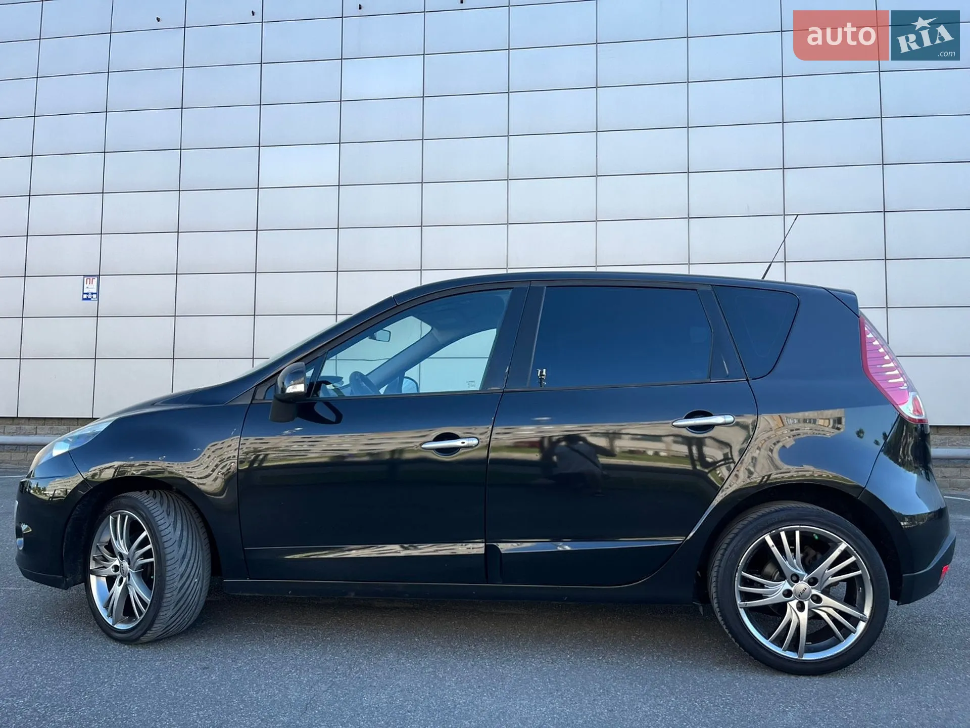 2010 Renault Scenic - мініатюра 16