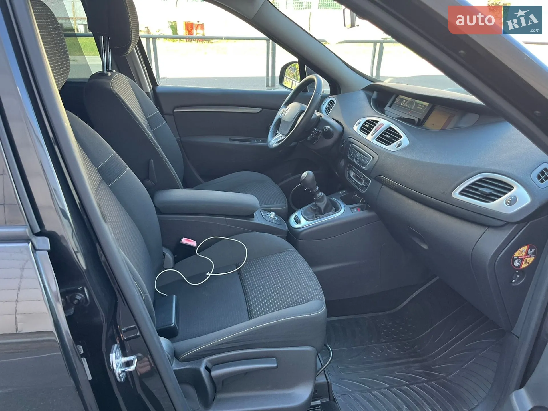 2010 Renault Scenic - мініатюра 36