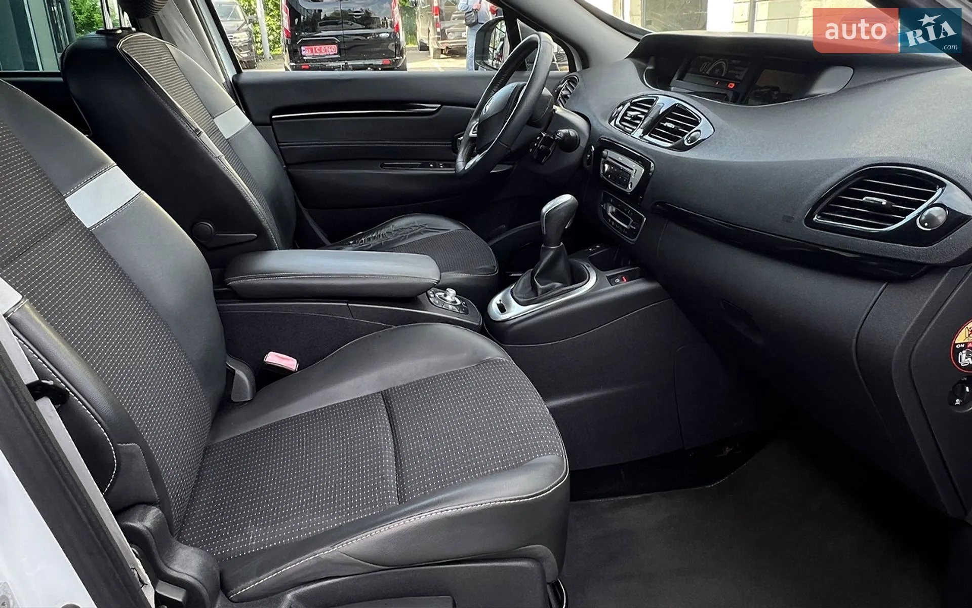2012 Renault Scenic - мініатюра 17