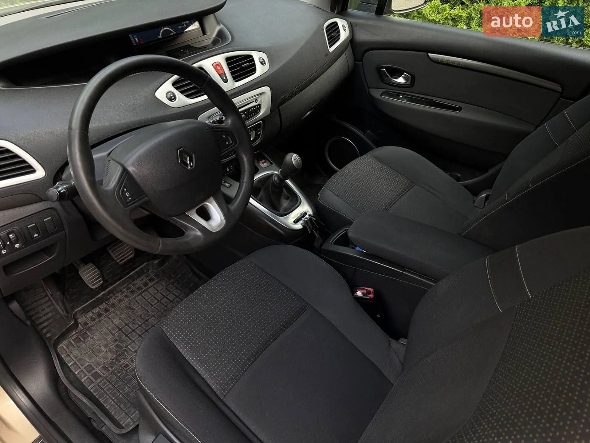 2010 Renault Scenic - мініатюра 26