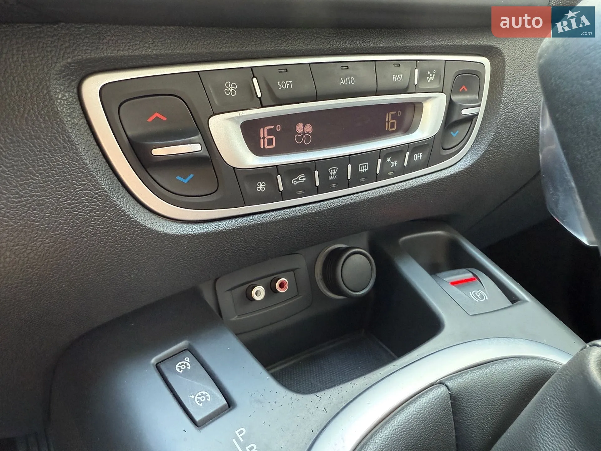 2010 Renault Scenic - мініатюра 41