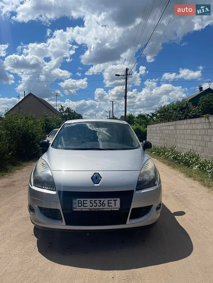 2010 Renault Scenic - мініатюра 16
