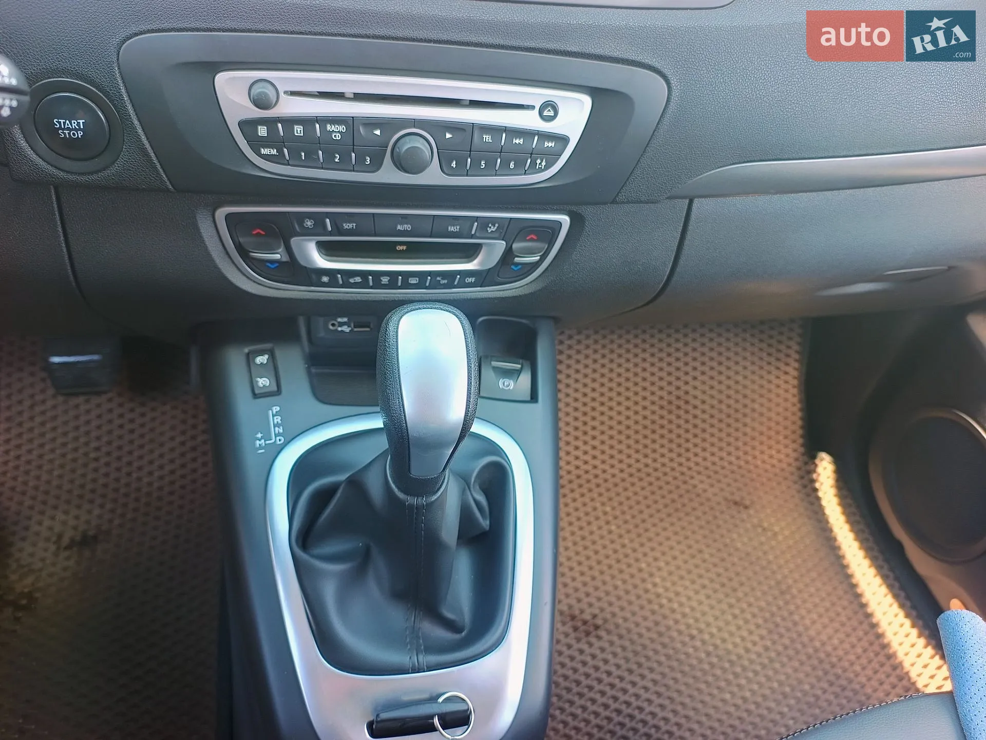 2011 Renault Scenic - мініатюра 17