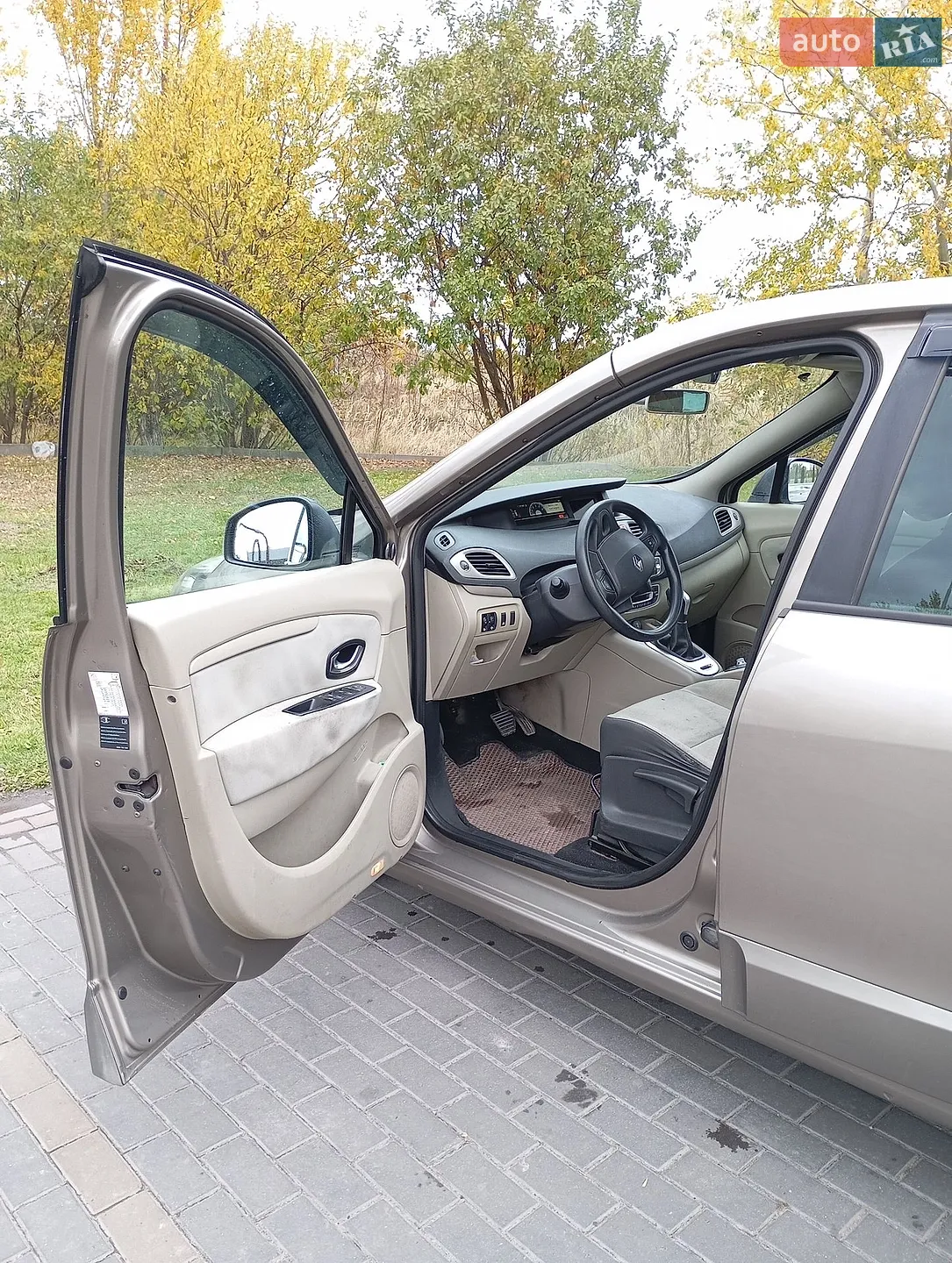 2010 Renault Scenic - мініатюра 10