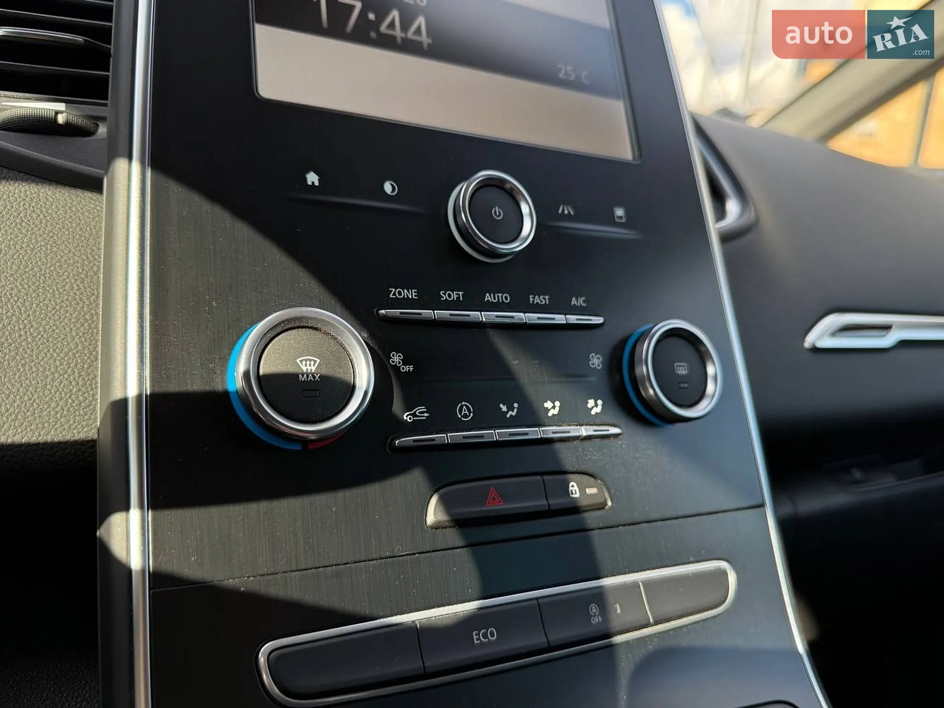 2019 Renault Scenic - мініатюра 18