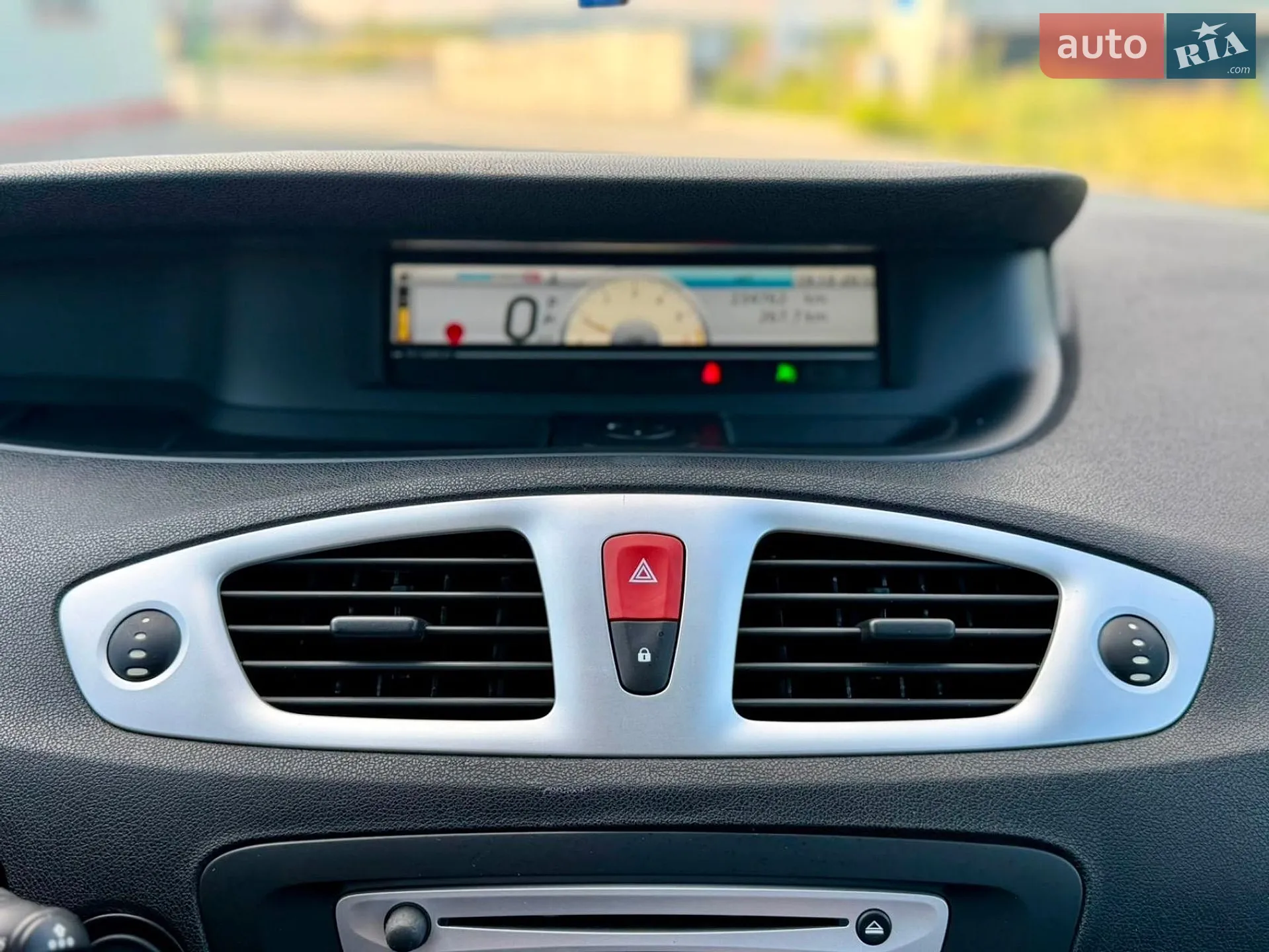 2011 Renault Scenic - мініатюра 57
