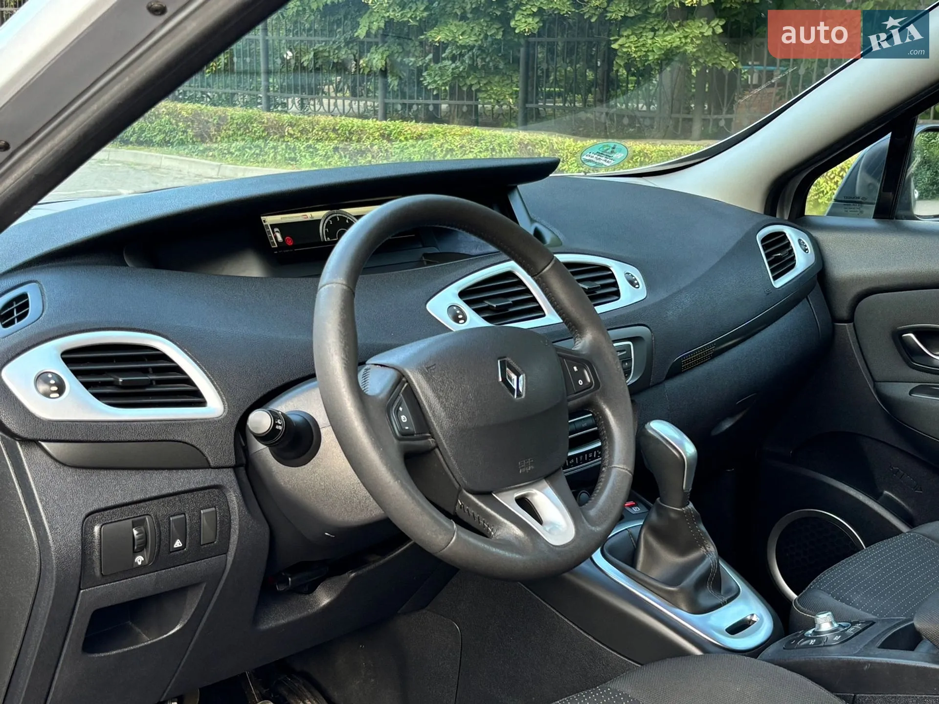 2010 Renault Scenic - мініатюра 23