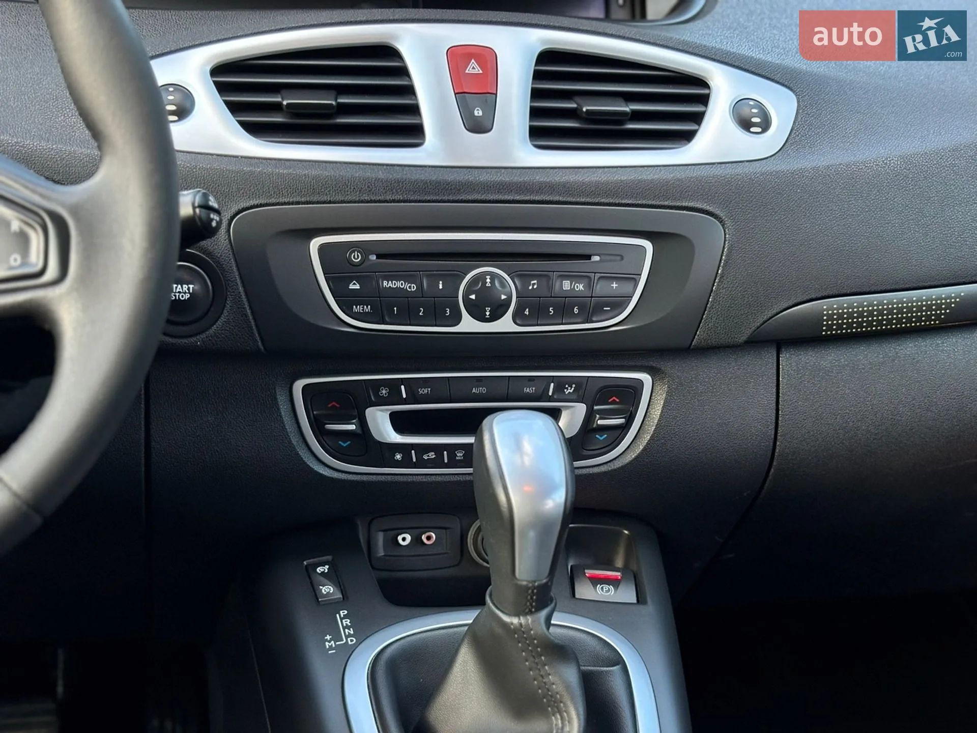 2010 Renault Scenic - мініатюра 36