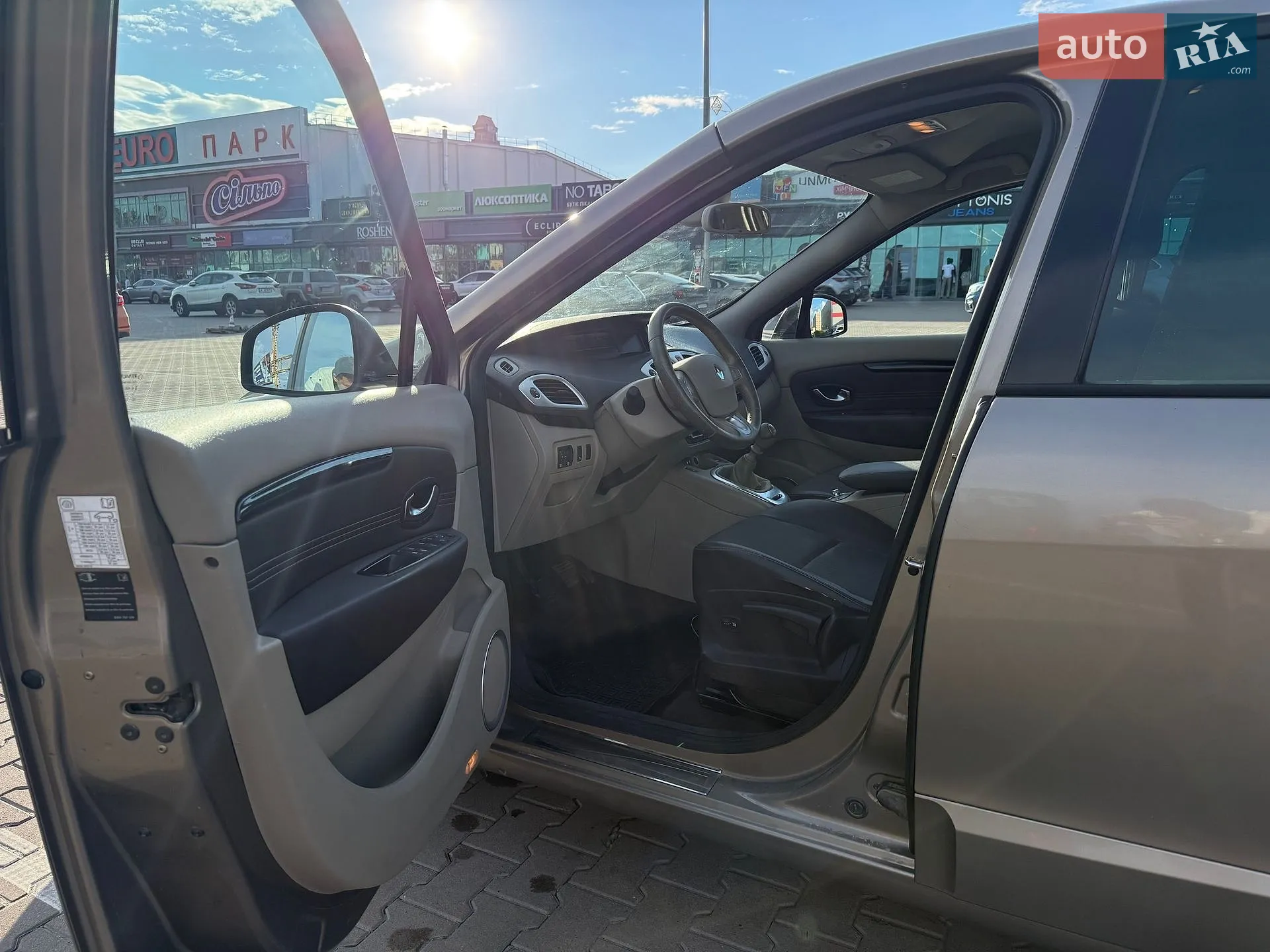 2010 Renault Scenic - мініатюра 15