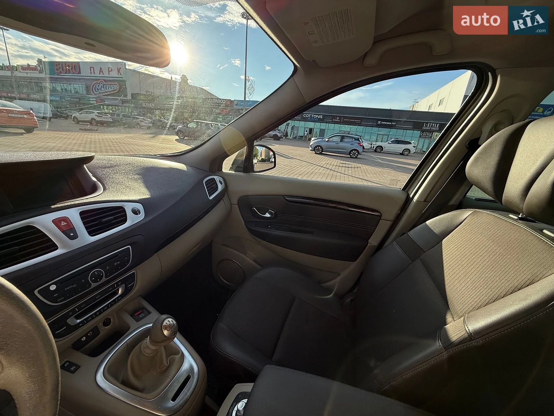 2010 Renault Scenic - мініатюра 27