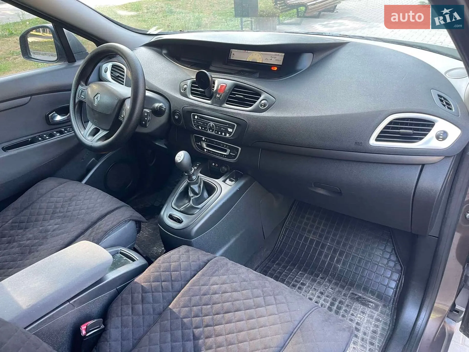 2010 Renault Scenic - мініатюра 12