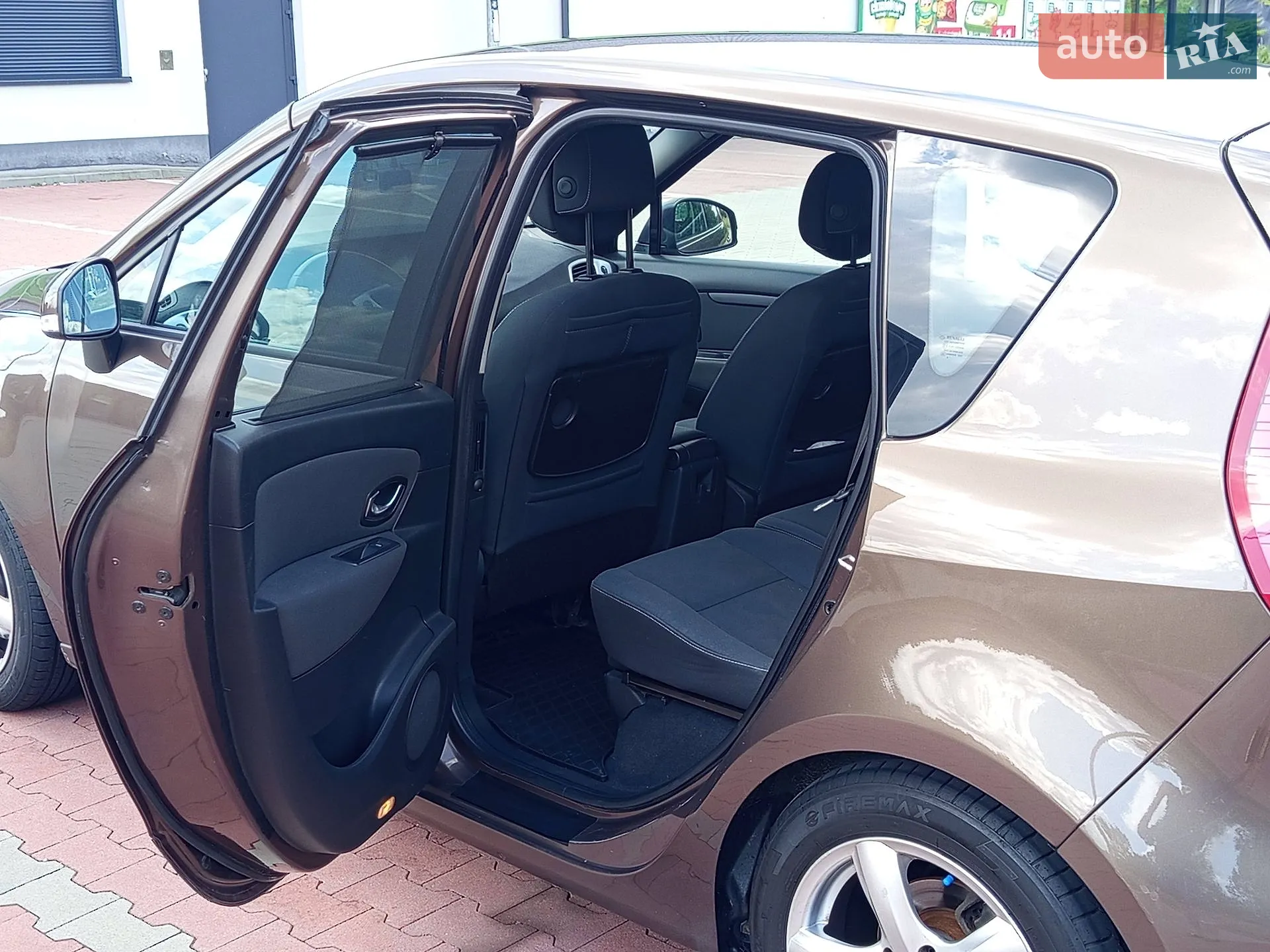 2010 Renault Scenic - мініатюра 12