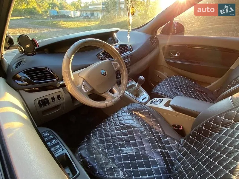 Renault Scenic 2011