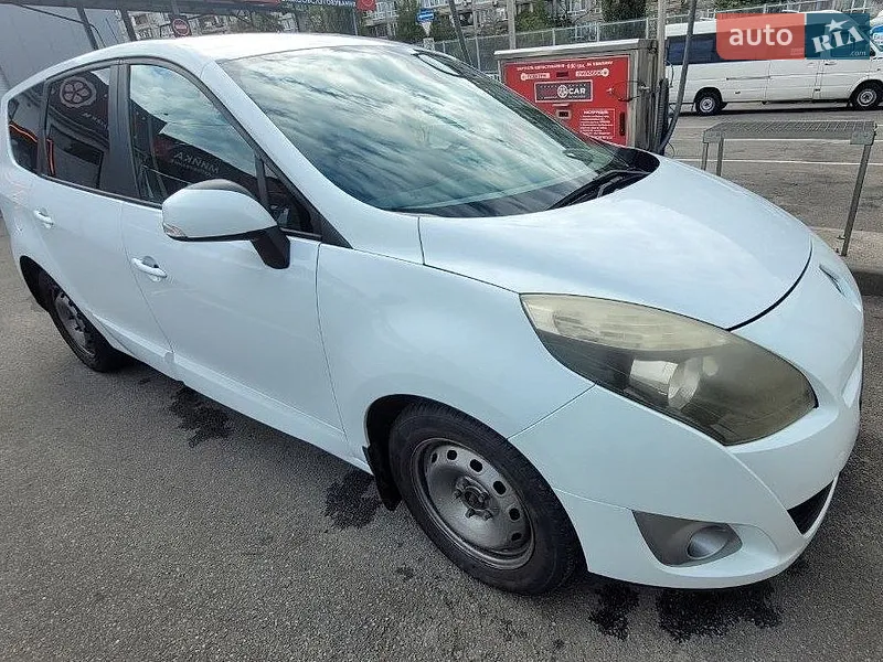 Renault Scenic 2011