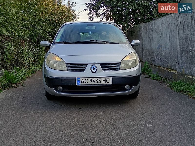 Минивэн Renault Scenic 2005 в Владимире