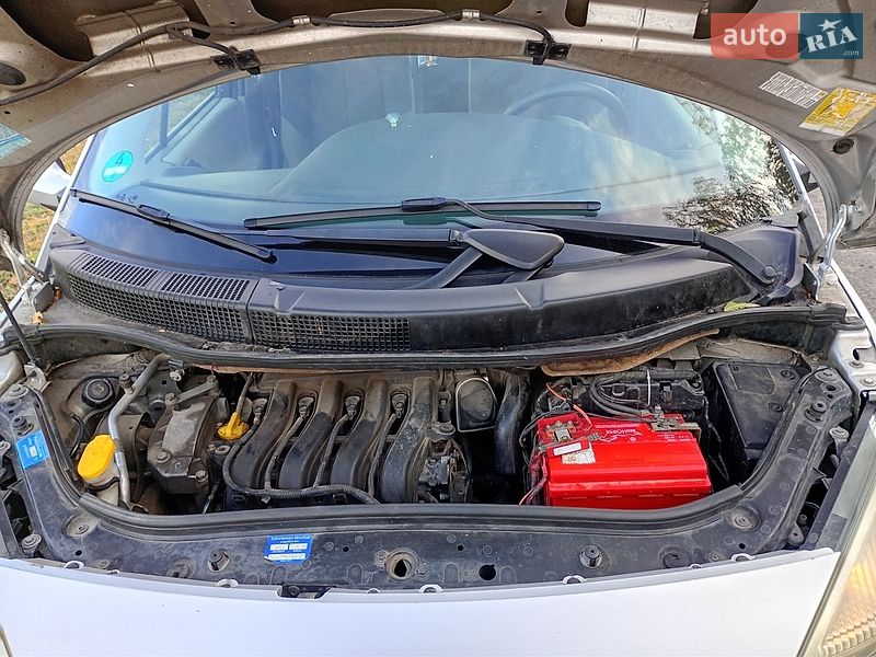 Минивэн Renault Scenic 2005 в Владимире
