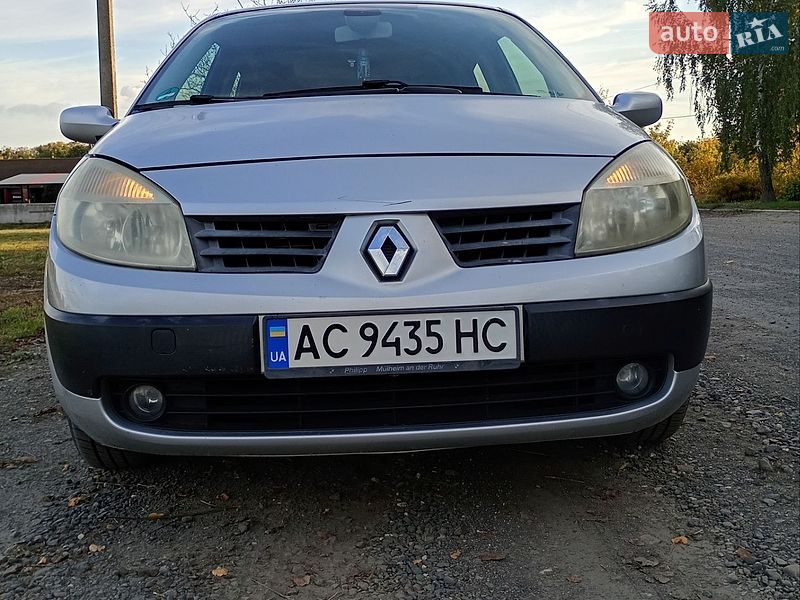 Минивэн Renault Scenic 2005 в Владимире