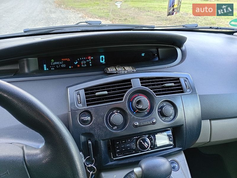 Минивэн Renault Scenic 2005 в Владимире