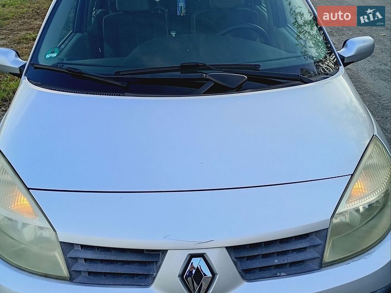 Минивэн Renault Scenic 2005 в Владимире