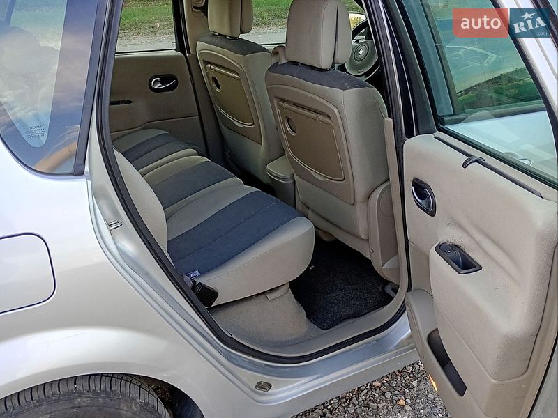 Минивэн Renault Scenic 2005 в Владимире