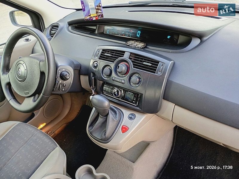 Минивэн Renault Scenic 2005 в Владимире