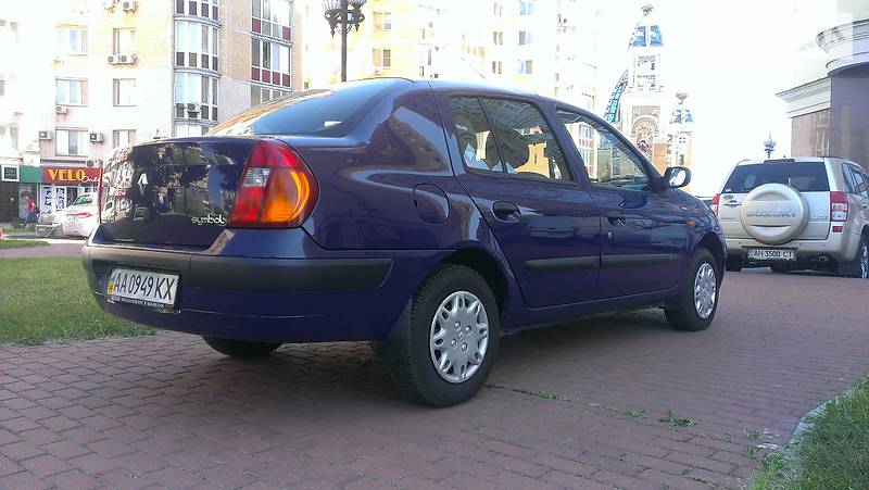 Седан Renault Symbol 2004 в Киеве